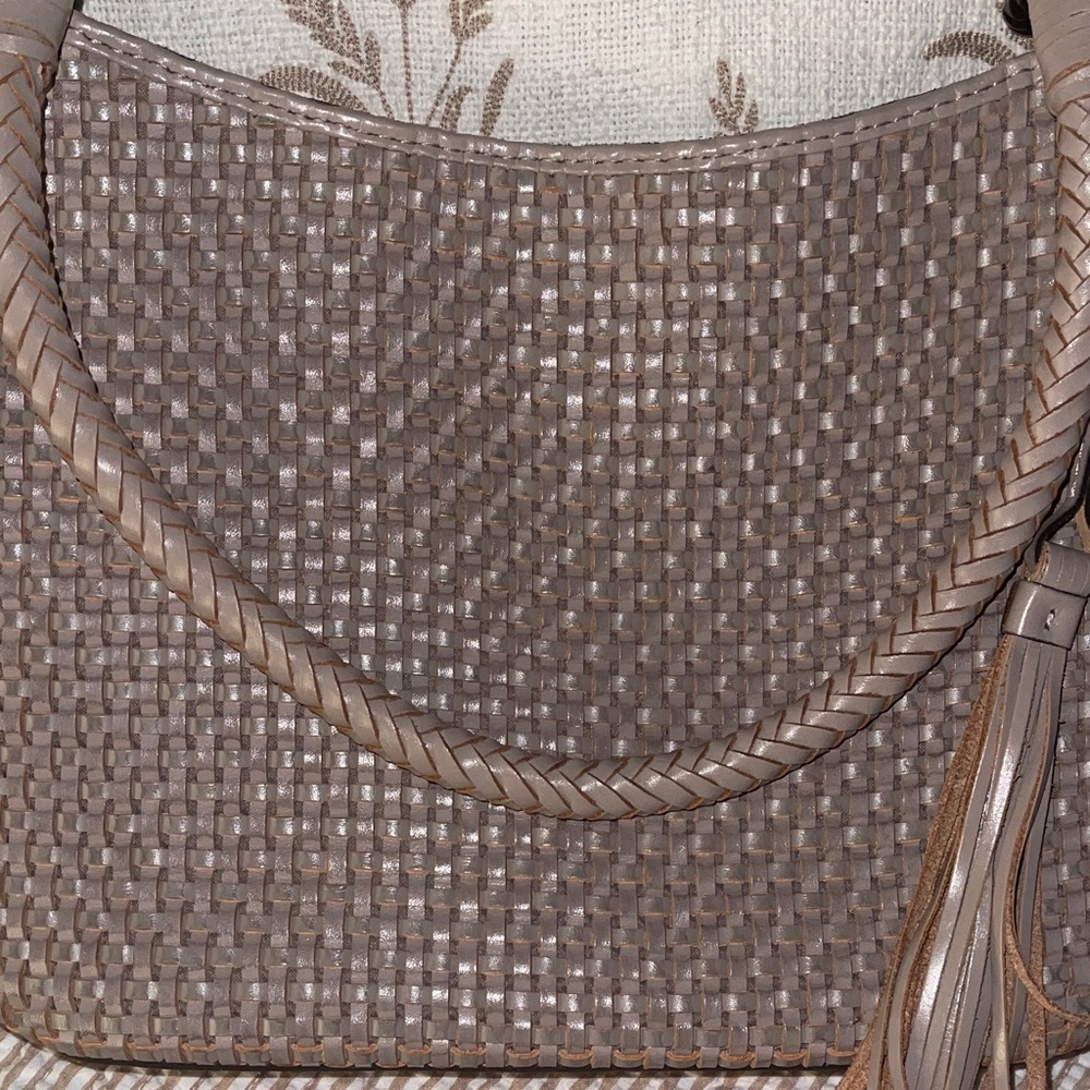 Patricia Nash Elegant Tan Woven Handbag - Picture 5 of 6